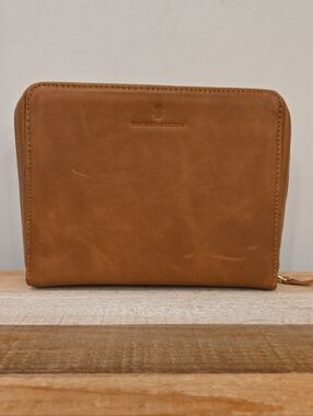 Ritz Carlton Clava Saddle Leather Zip Tech Travel Organizer Case